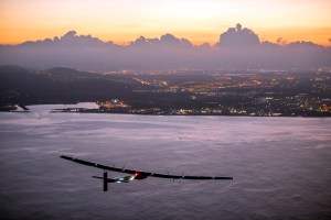 Solar Impulse lands in Hawaii