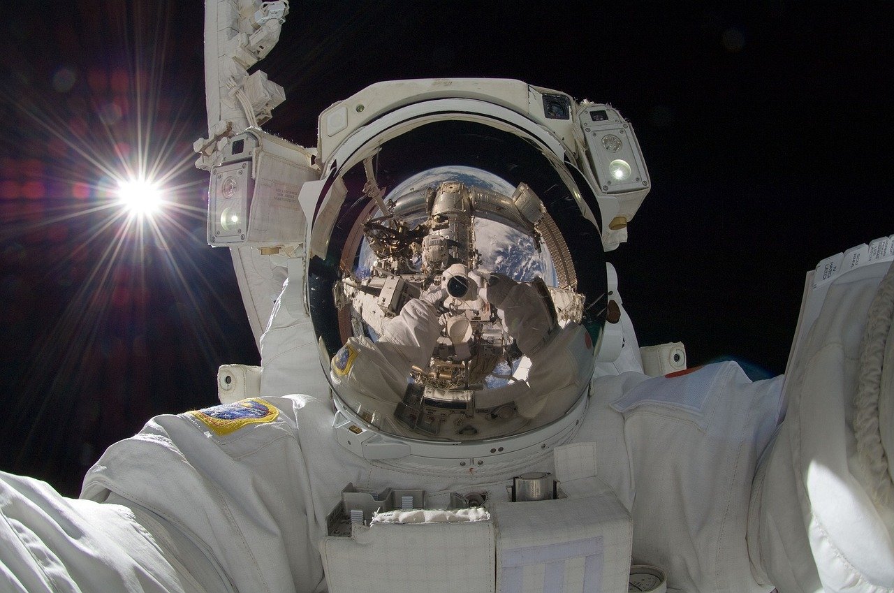 Los Polímeros y El Pequeño Paso Para El Hombre