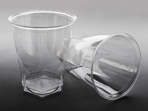 Plastikbecher